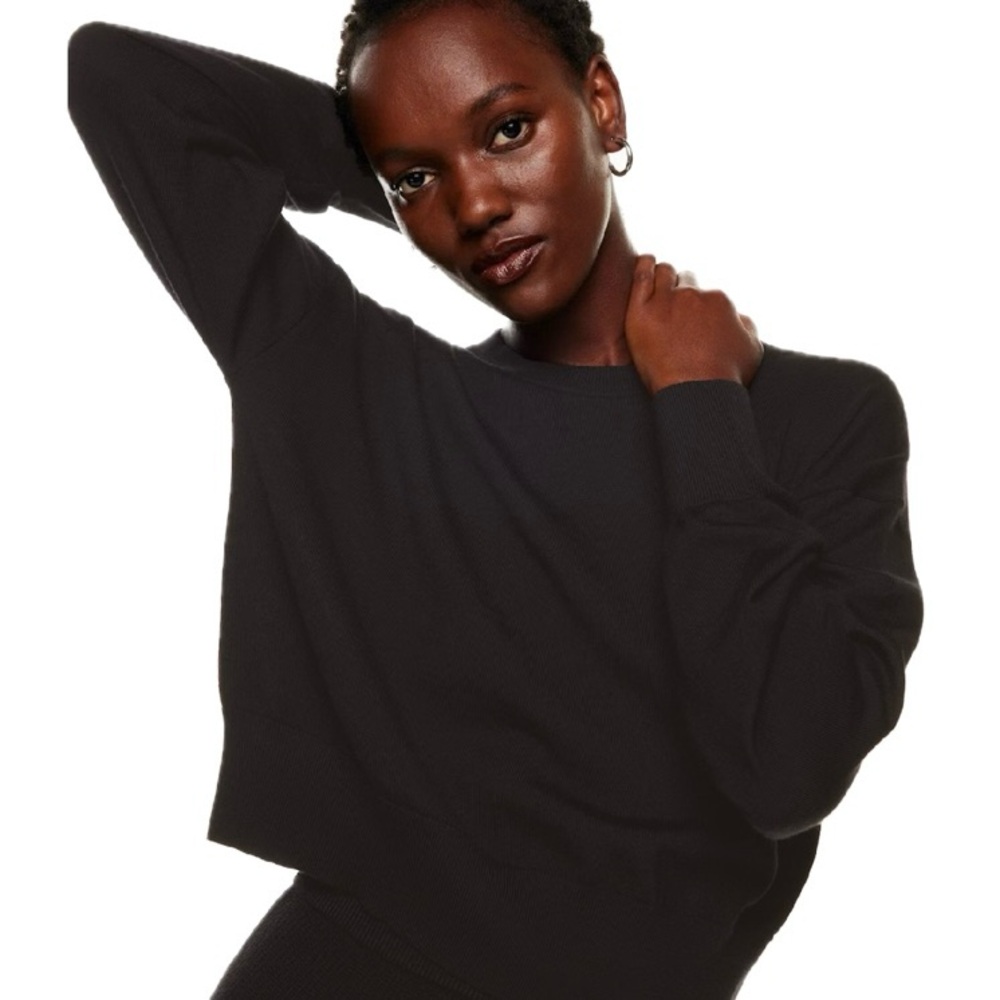 ARITZIA Babaton Donatello 100% Soft
Fine Wool Crewneck Sweater Black S
SZ